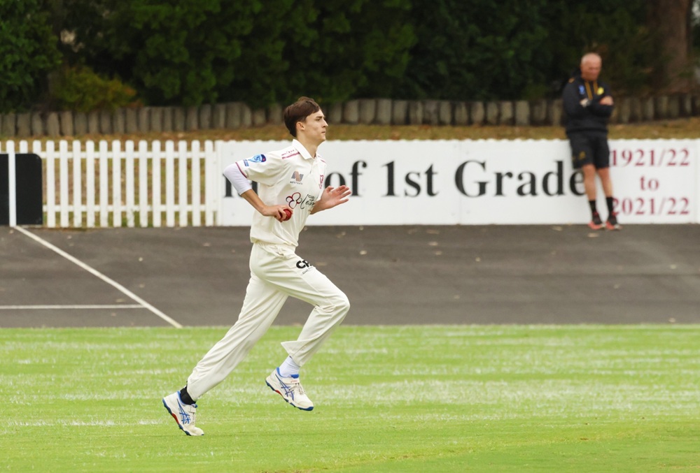 Will Taylor bowling